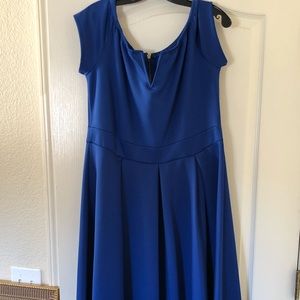 Blue swingy cocktail dress 👗